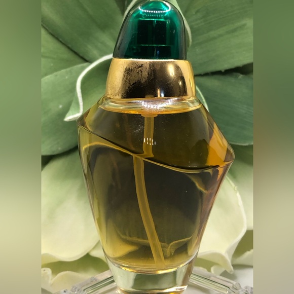 Oscar de La Renta…..Sophisticated Classic V O L U P T E (Full size ) - Picture 3 of 6